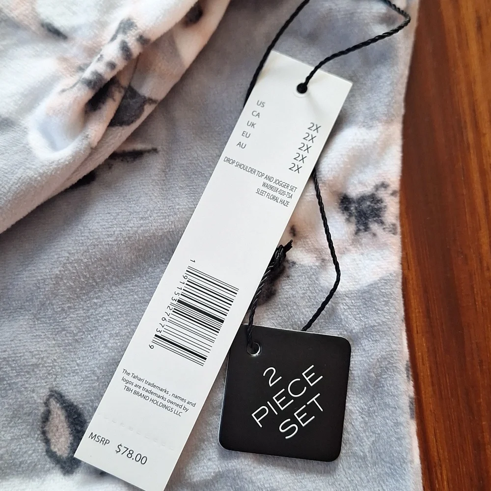 Tahari pajama set, lounge wear New with tags 2X - Picture 5 of 6
